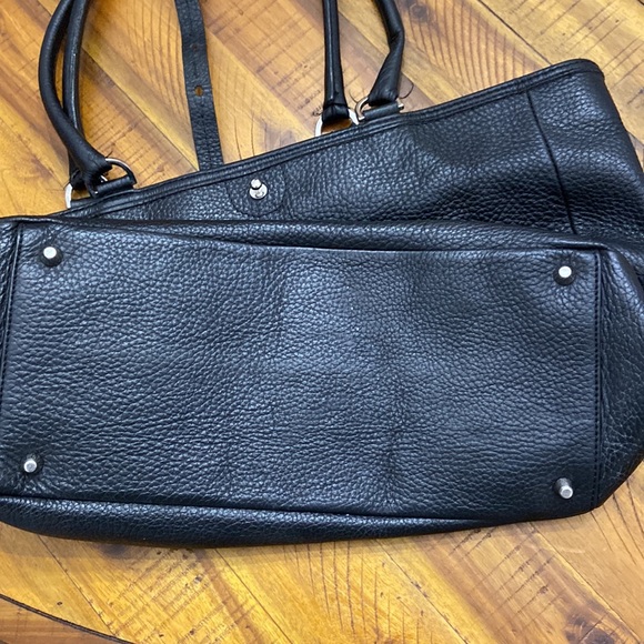 Guia’s Italy Leather Shoulder Bag - Picture 4 of 16